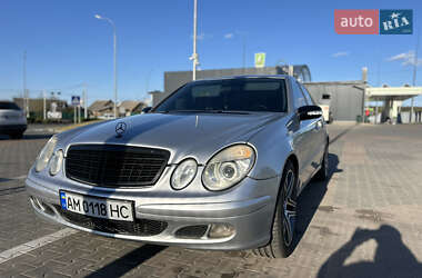 Седан Mercedes-Benz E-Class 2004 в 