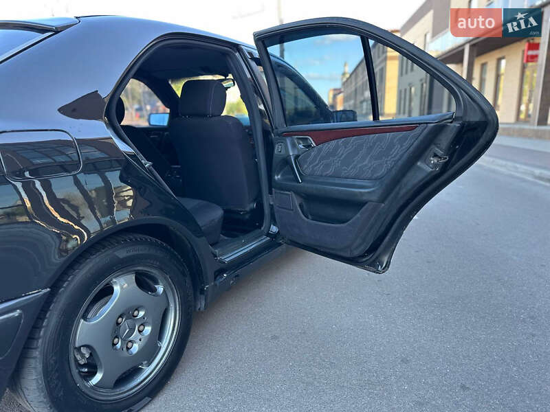 Седан Mercedes-Benz E-Class 1996 в Белой Церкви