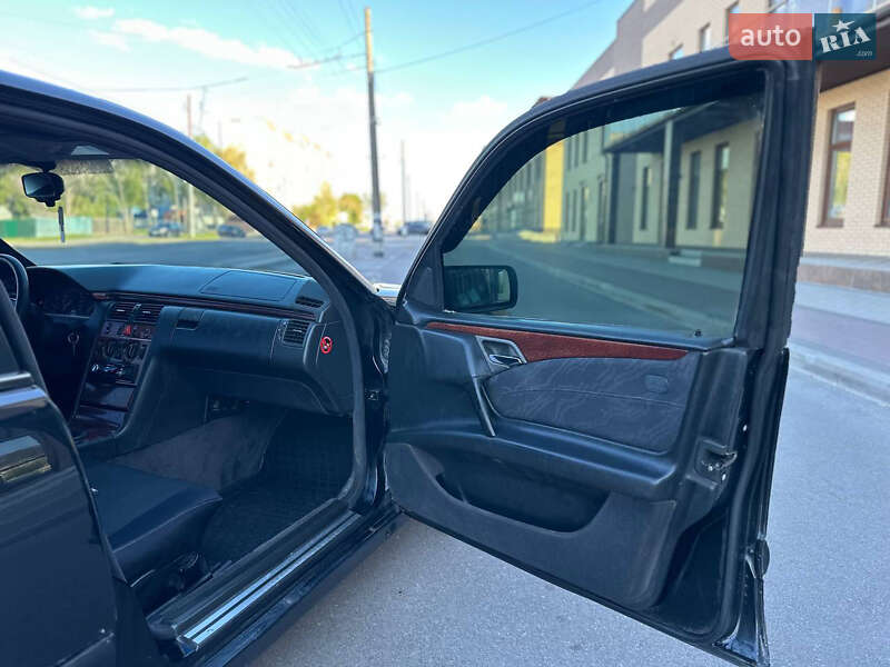 Седан Mercedes-Benz E-Class 1996 в Белой Церкви