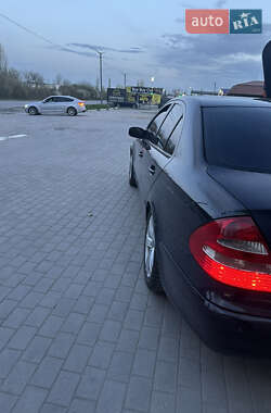 Седан Mercedes-Benz E-Class 2002 в 