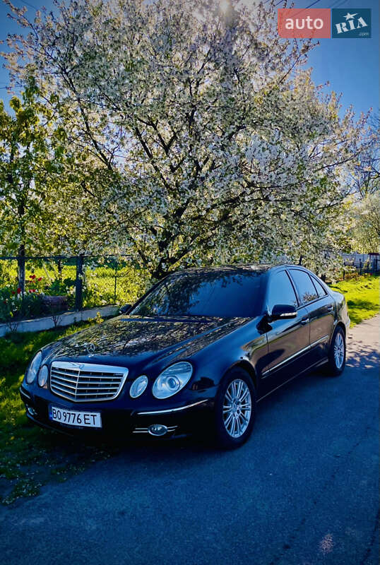 Седан Mercedes-Benz E-Class 2007 в 