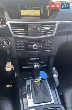Седан Mercedes-Benz E-Class 2010 в Кременчуге