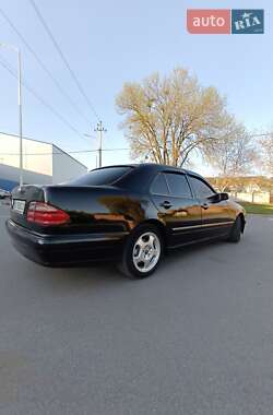 Седан Mercedes-Benz E-Class 2001 в 