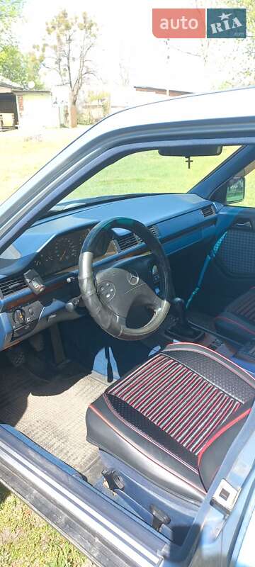 Седан Mercedes-Benz E-Class 1990 в Катюжанке