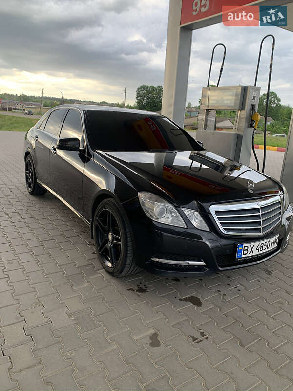 Седан Mercedes-Benz E-Class 2012 в Хмельницькому