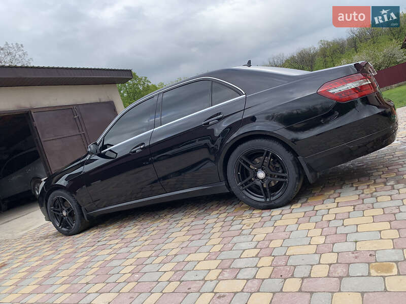 Седан Mercedes-Benz E-Class 2012 в Хмельницькому