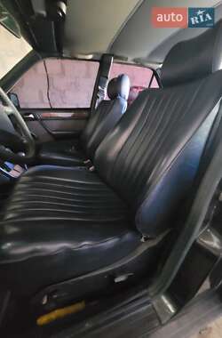 Седан Mercedes-Benz E-Class 1987 в 