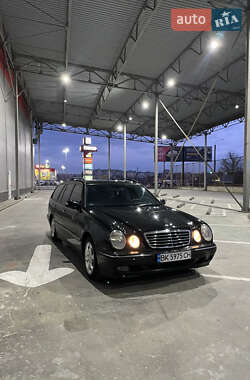 Універсал Mercedes-Benz E-Class 2001 в 