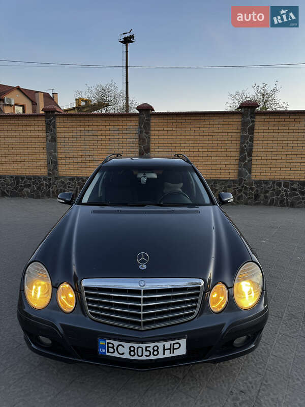 Универсал Mercedes-Benz E-Class 2009 в Львове