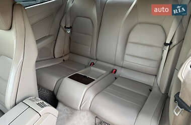 Купе Mercedes-Benz E-Class 2011 в 