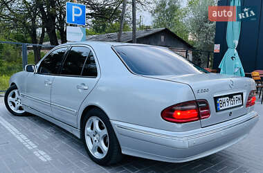 Седан Mercedes-Benz E-Class 2000 в 