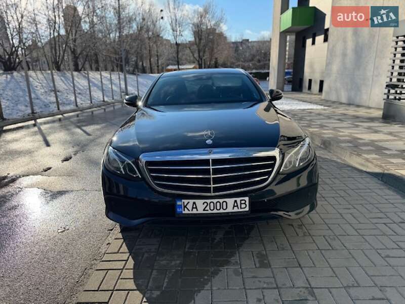 Седан Mercedes-Benz E-Class 2019 в Киеве