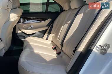 Седан Mercedes-Benz E-Class 2017 в 