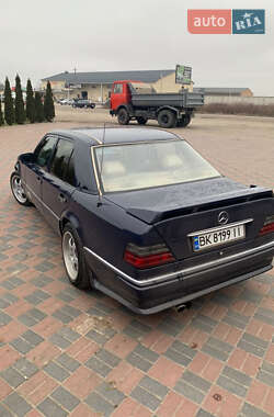 Седан Mercedes-Benz E-Class 1987 в 