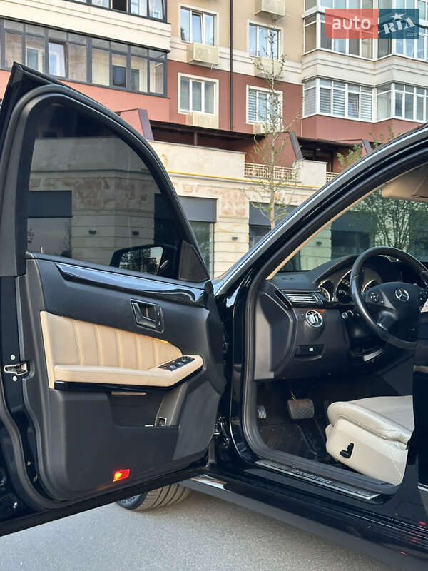 Седан Mercedes-Benz E-Class 2012 в Умані