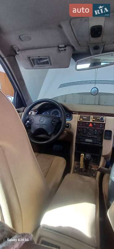 Mercedes-Benz E-Class 2000