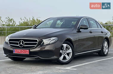 Седан Mercedes-Benz E-Class 2017 в 