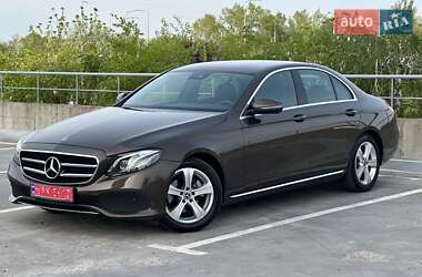 Седан Mercedes-Benz E-Class 2017 в 
