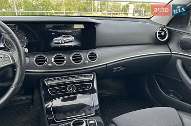 Седан Mercedes-Benz E-Class 2017 в 