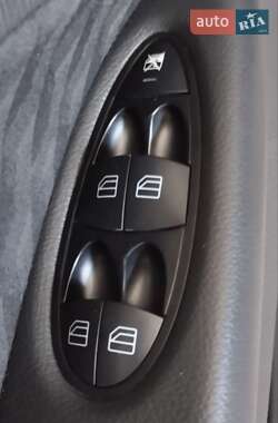 Седан Mercedes-Benz E-Class 2003 в 