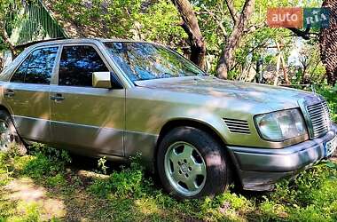 Седан Mercedes-Benz E-Class 1988 в Межевой