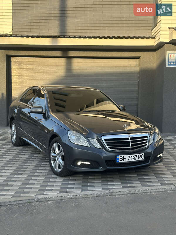 Седан Mercedes-Benz E-Class 2009 в 