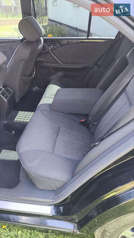 Седан Mercedes-Benz E-Class 2001 в Бориславе