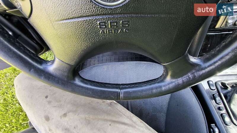 Седан Mercedes-Benz E-Class 2001 в Бориславе