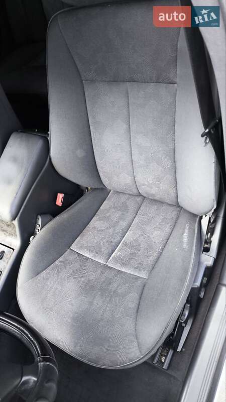 Седан Mercedes-Benz E-Class 2001 в Бориславе