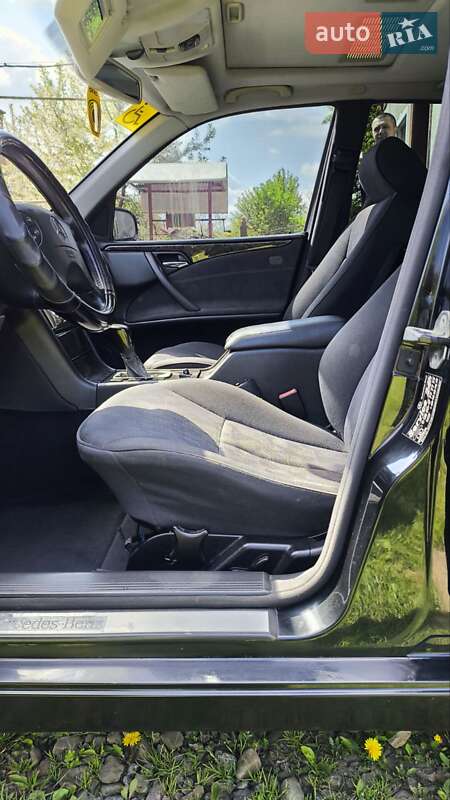 Седан Mercedes-Benz E-Class 2001 в Бориславе