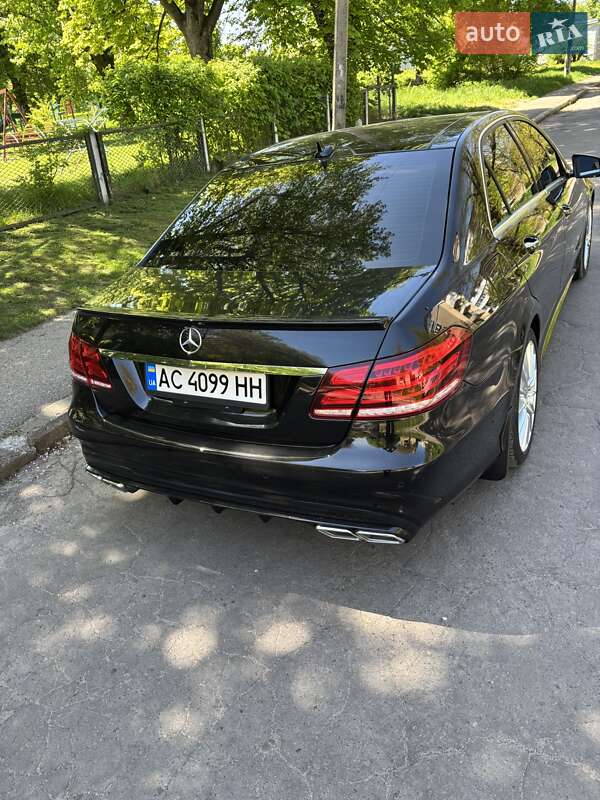 Седан Mercedes-Benz E-Class 2015 в Нововолынске