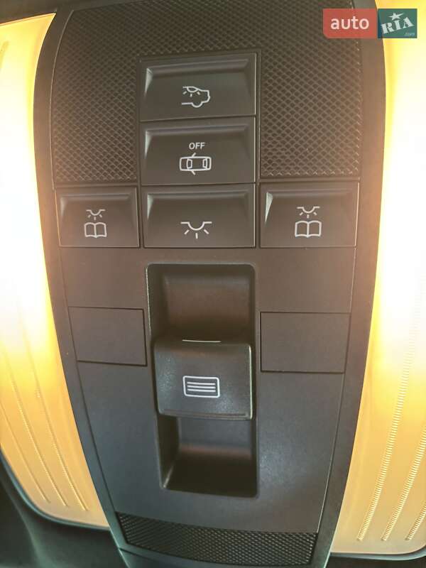 Седан Mercedes-Benz E-Class 2015 в Нововолынске