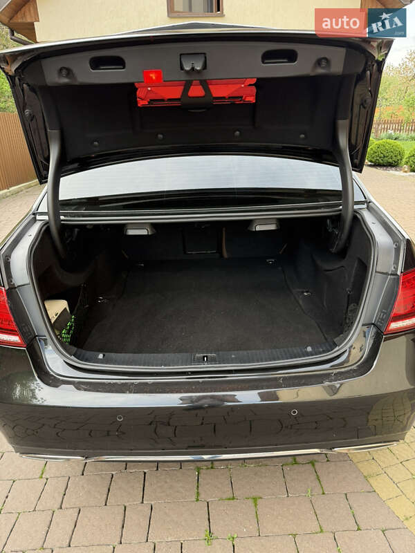 Седан Mercedes-Benz E-Class 2013 в Львове