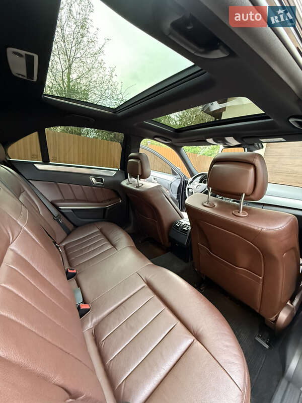 Седан Mercedes-Benz E-Class 2013 в Львове
