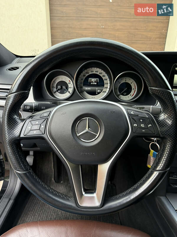 Седан Mercedes-Benz E-Class 2013 в Львове