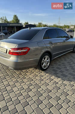 Седан Mercedes-Benz E-Class 2011 в 