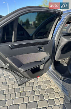 Седан Mercedes-Benz E-Class 2011 в 