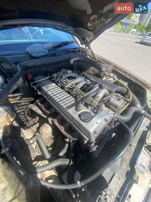 Седан Mercedes-Benz E-Class 1987 в Львові