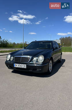Седан Mercedes-Benz E-Class 2001 в Рівному
