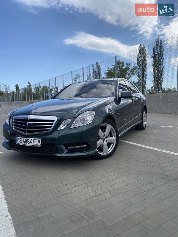 Седан Mercedes-Benz E-Class 2010 в 