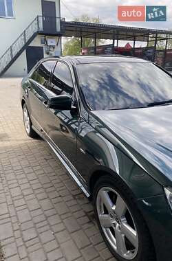 Седан Mercedes-Benz E-Class 2010 в 