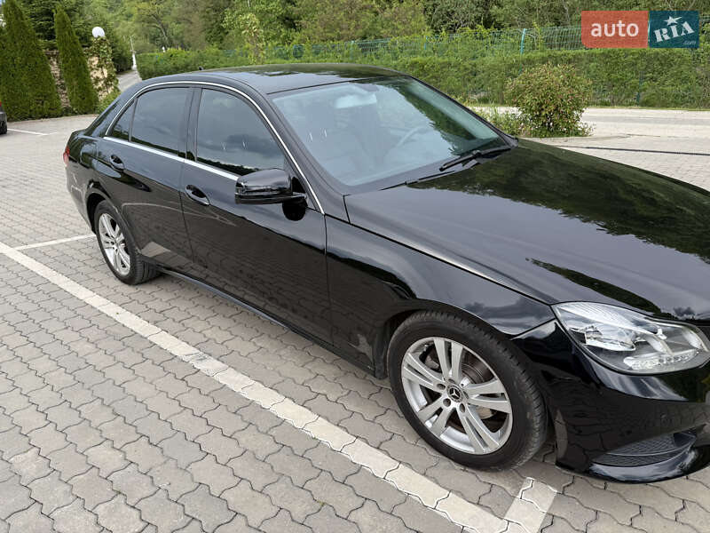 Седан Mercedes-Benz E-Class 2015 в Иршаве