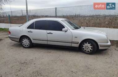 Седан Mercedes-Benz E-Class 1997 в 