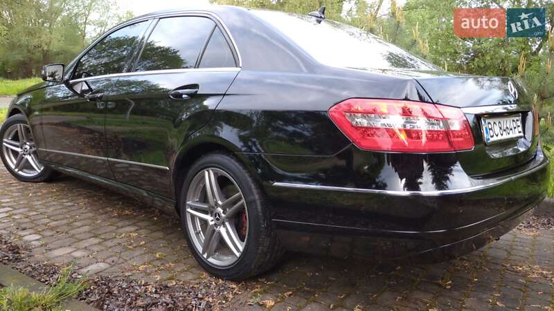 Седан Mercedes-Benz E-Class 2011 в Бродах