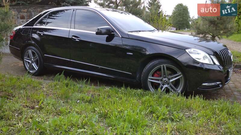 Седан Mercedes-Benz E-Class 2011 в Бродах
