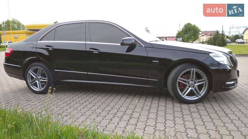 Седан Mercedes-Benz E-Class 2011 в Бродах