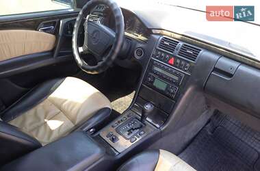 Седан Mercedes-Benz E-Class 1999 в 
