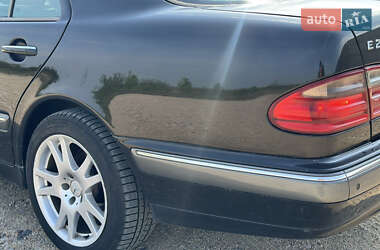 Седан Mercedes-Benz E-Class 2002 в 
