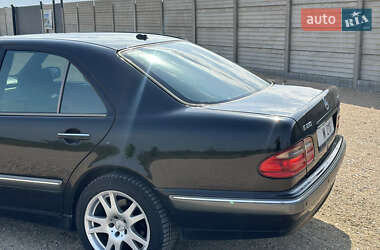 Седан Mercedes-Benz E-Class 2002 в 