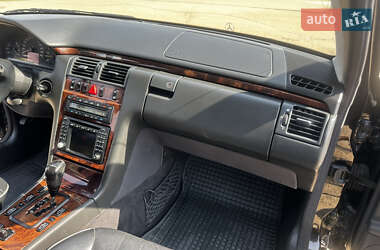 Седан Mercedes-Benz E-Class 2002 в 